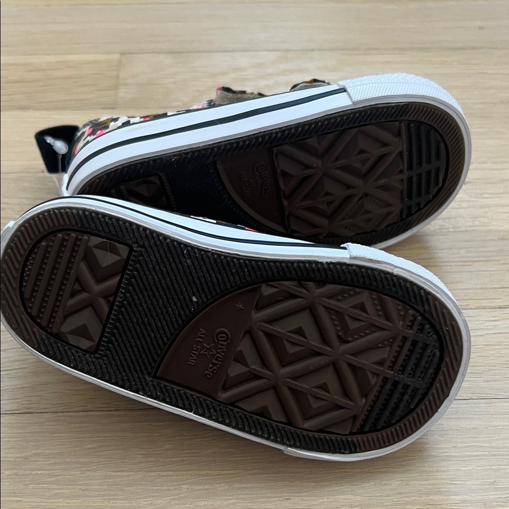 Converse Toddler Black and Pink Patterned 5 - Picture 2 of 3